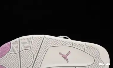 CT8527-116 4 RETRO  JORDAN - 0420